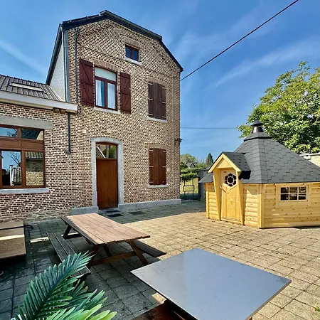 Holiday home Familiale La Classe