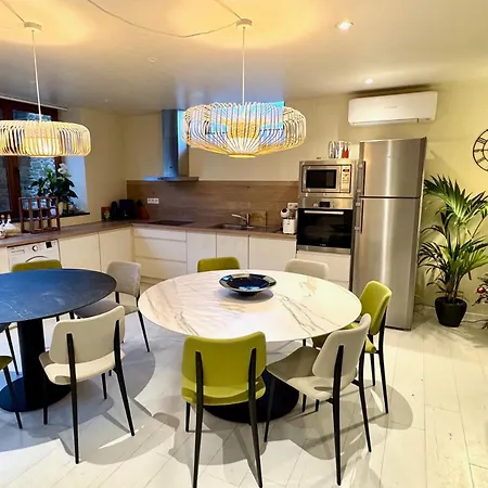 Holiday home Familiale La Classe